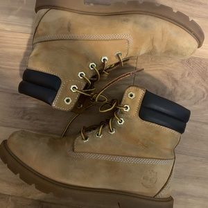 Women’s Timberland Boots 8
